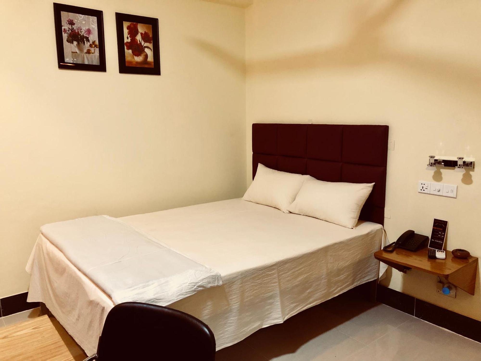 Отель Q Palace Comilla Экстерьер фото