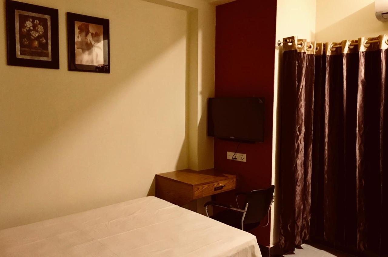 Отель Q Palace Comilla Экстерьер фото